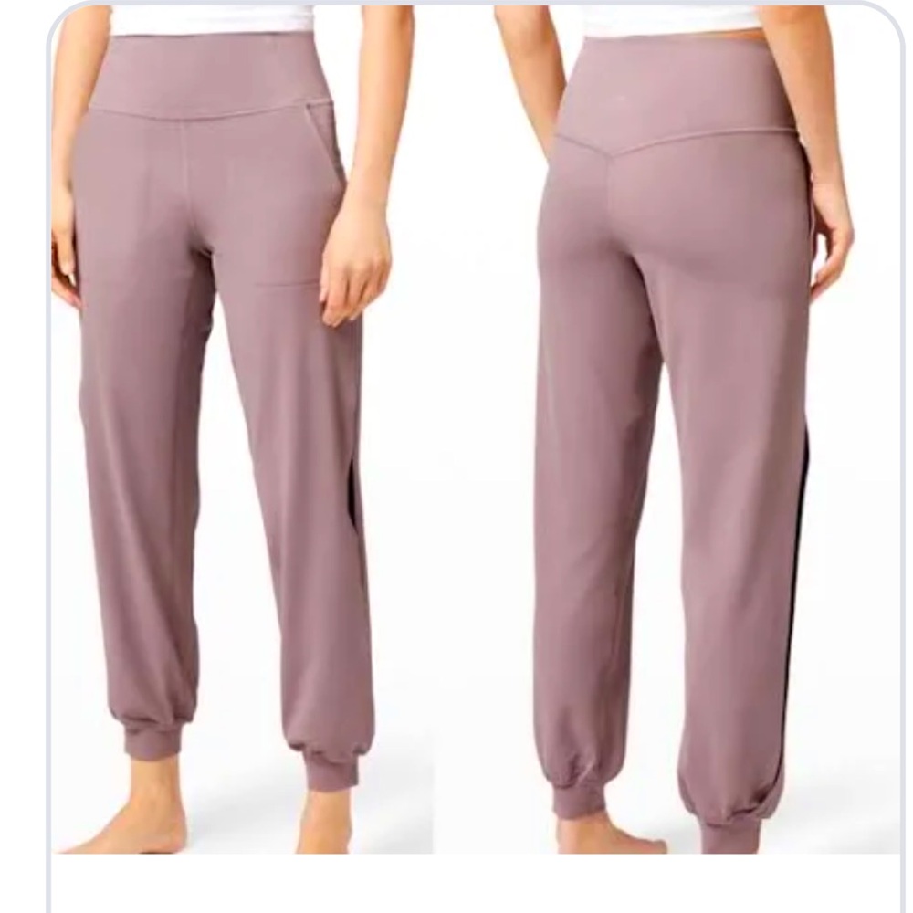 Lululemon jogger with cut out. Size 4. Worn once.